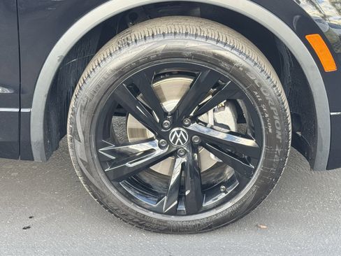 Certified 2024 Volkswagen Tiguan SE R-Line image 12