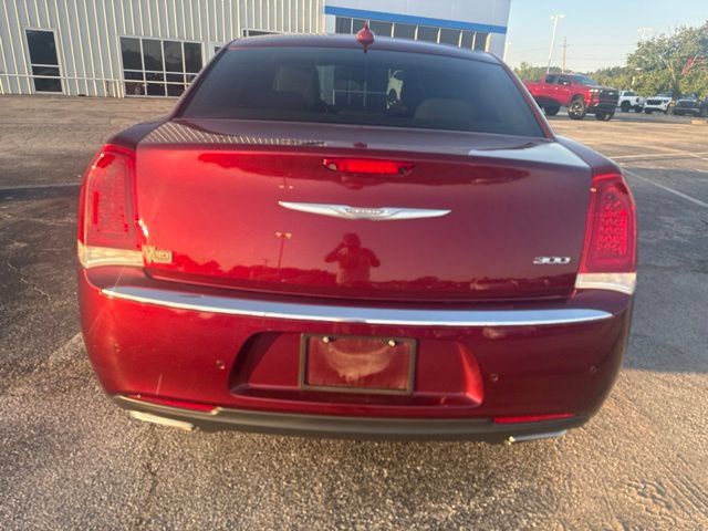 Used 2015 Chrysler 300 Limited w/ 300 Premium Group RWD image 3
