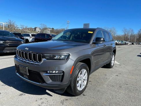 Certified 2022 Jeep Grand Cherokee Limited image 8
