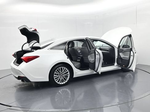 Used 2022 Toyota Avalon Limited w/ Advanced Safety Package FWD image 69