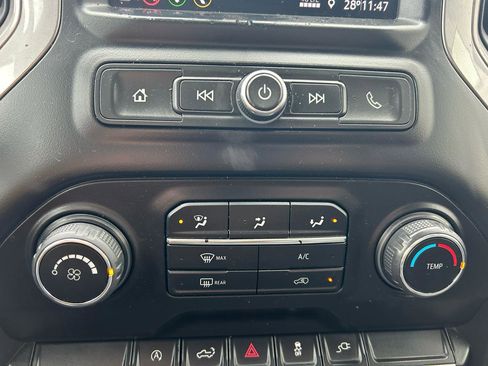 Used 2020 Chevrolet Silverado 1500 Custom w/ Custom Value Package image 22