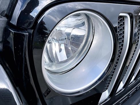 Used 2018 Jeep Wrangler Unlimited Sahara w/ Dual Top Group image 26