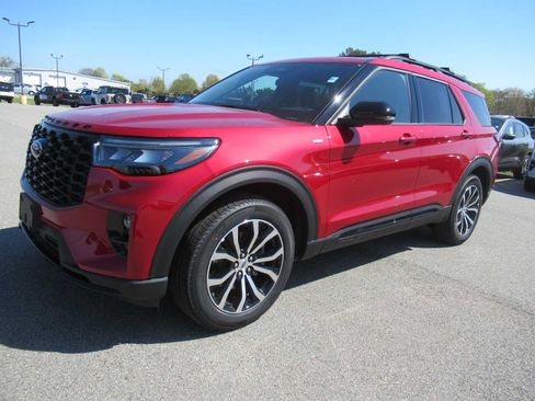 New 2026 Ford Explorer ST-Line AWD/4WD image 1