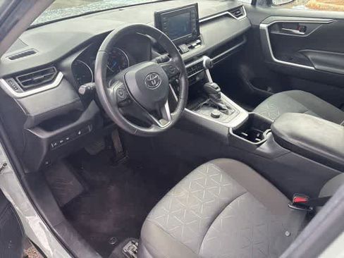 Used 2022 Toyota RAV4 XLE w/ XLE Grade Weather Package AWD/4WD image 9