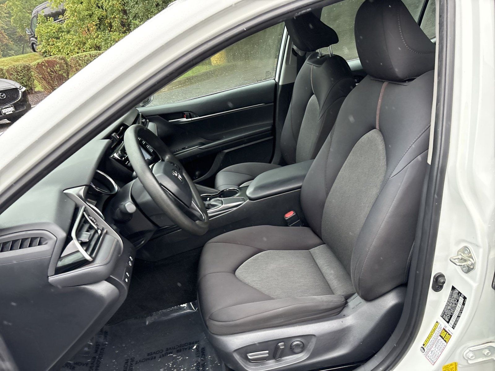 Used 2019 Toyota Camry LE w/ Convenience Package FWD image 13