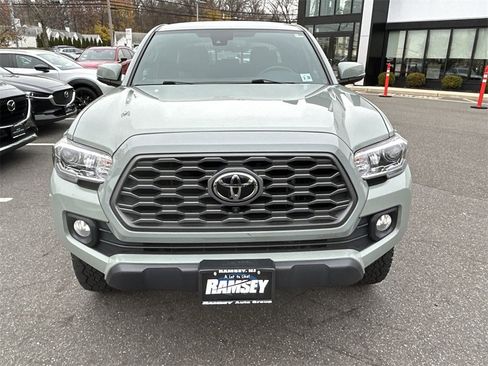 Used 2023 Toyota Tacoma TRD Off-Road image 3