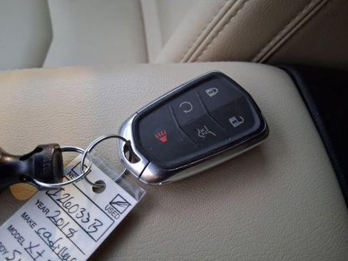 Used 2018 Cadillac XT5 Base image 17