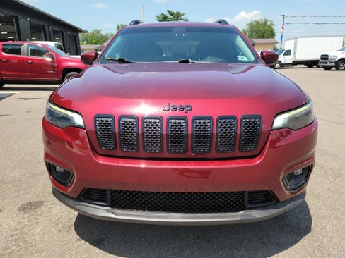 Used 2020 Jeep Cherokee Latitude Plus AWD/4WD image 2