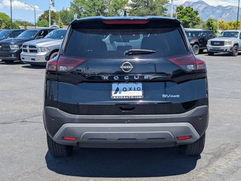 Used 2023 Nissan Rogue SV AWD/4WD image 6