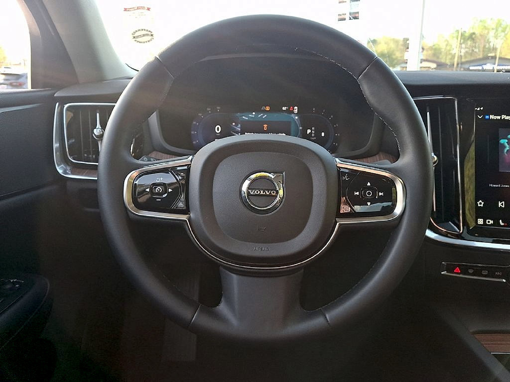 Used 2024 Volvo S60 B5 Plus AWD/4WD image 19