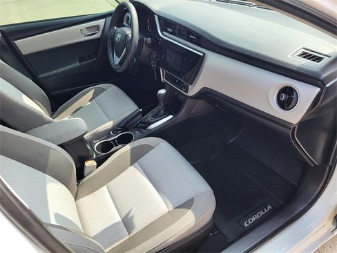 Used 2019 Toyota Corolla LE image 24