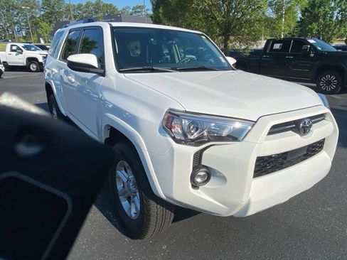 Used 2024 Toyota 4Runner SR5 AWD/4WD image 8