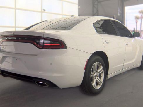Used 2022 Dodge Charger SXT RWD image 5