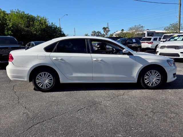 Used 2014 Volkswagen Passat 2.5 S FWD image 2
