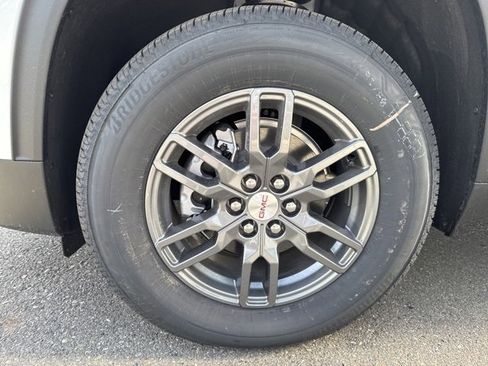 New 2025 GMC Acadia Elevation image 8