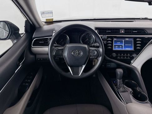 Used 2018 Toyota Camry LE image 22