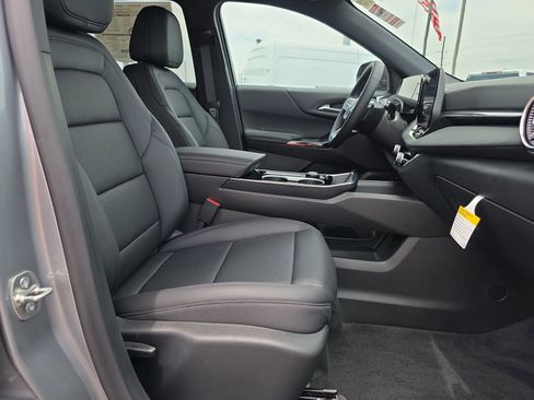 New 2026 Chevrolet Equinox LT w/ Convenience Package II FWD image 15
