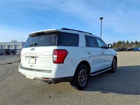 Certified 2023 Ford Expedition XLT image 6