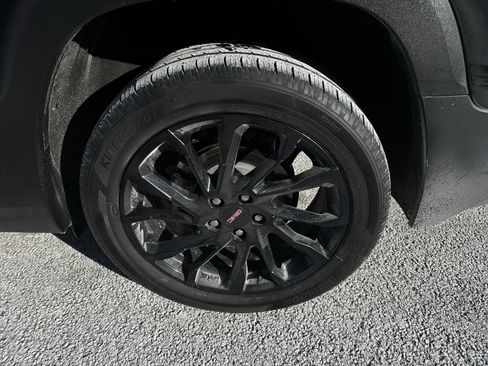 Used 2023 GMC Terrain SLT w/ Infotainment Package II image 34