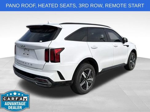 Used 2022 Kia Sorento S w/ Panoramic Sunroof Package FWD image 4