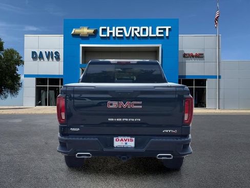 Used 2025 GMC Sierra 1500 AT4 w/ AT4 Premium Package AWD/4WD image 4