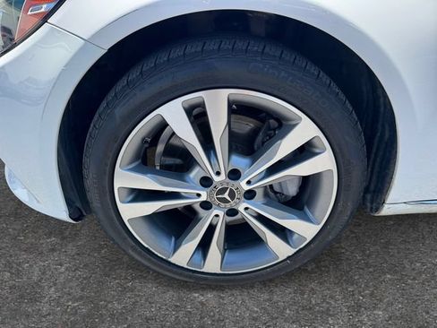 Used 2018 Mercedes-Benz C 300 4MATIC Sedan image 9
