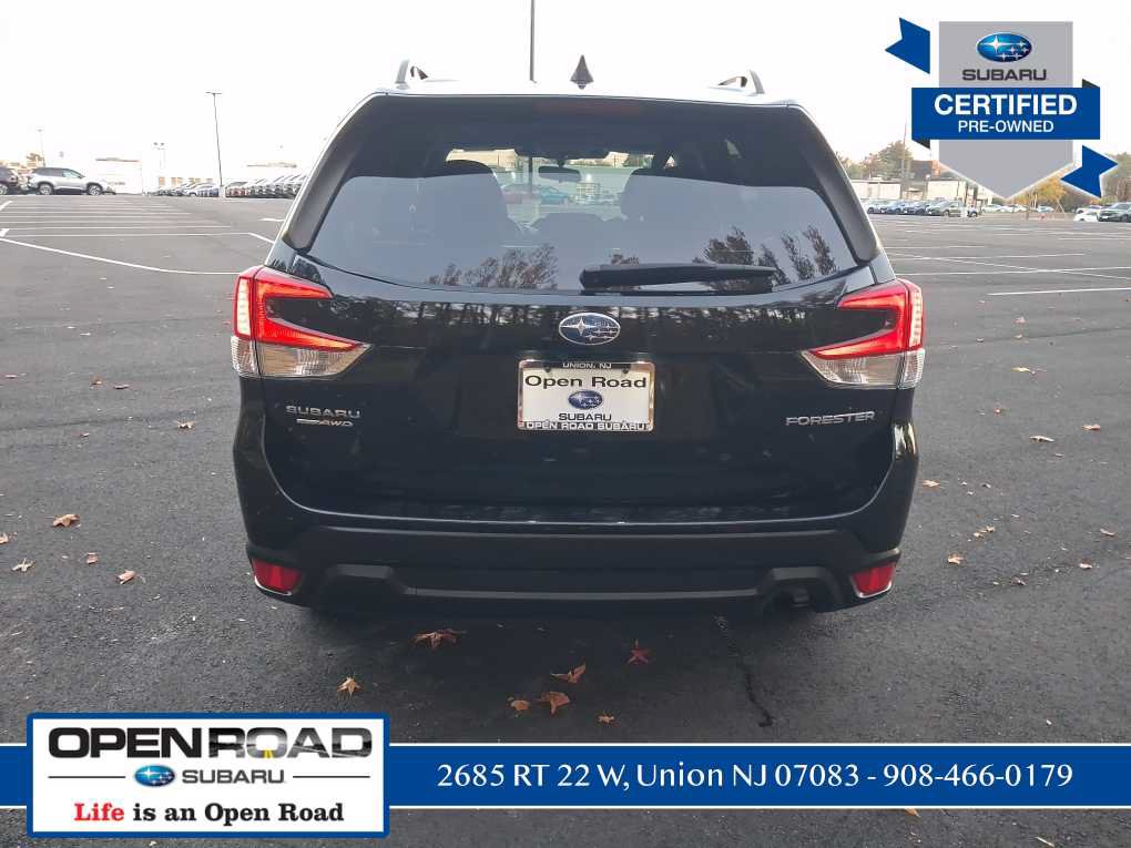 Used 2023 Subaru Forester Premium AWD/4WD image 4
