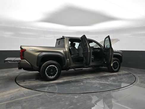 Used 2024 Toyota Tacoma TRD Off-Road image 41