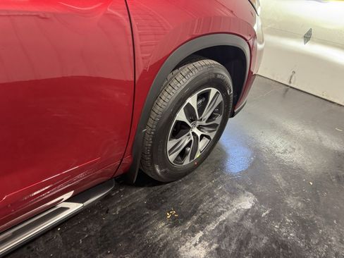 New 2026 Toyota Highlander XLE image 13