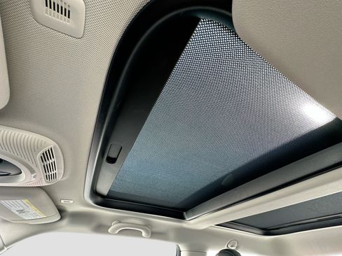Used 2024 MINI Cooper 2-Door Hardtop FWD image 22