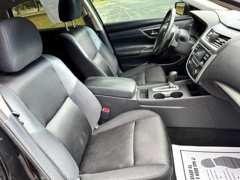 Used 2017 Nissan Altima 2.5 SR w/ Midnight Edition Package image 28