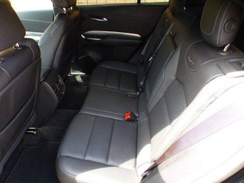 Used 2022 Cadillac XT4 Premium Luxury w/ Enhanced Visibility Package image 17