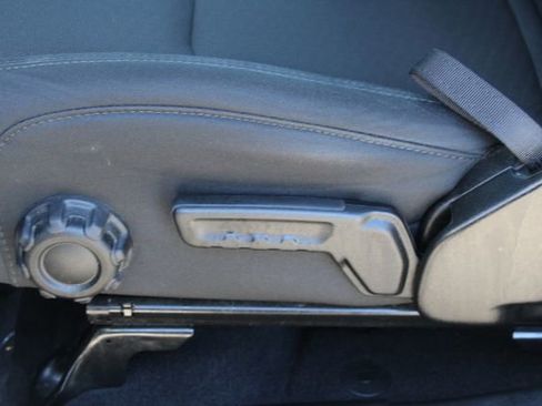 Used 2022 Jeep Wrangler Unlimited Sport AWD/4WD image 36