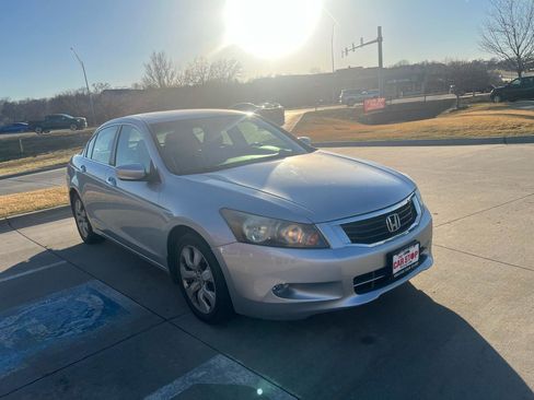Used 2010 Honda Accord EX-L image 4
