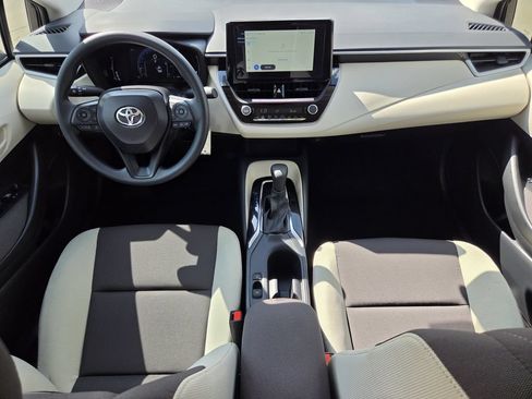 Used 2026 Toyota Corolla LE FWD image 13