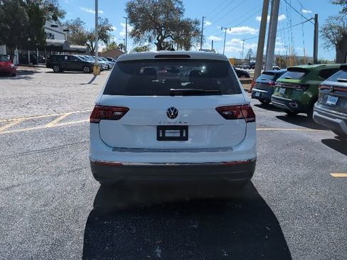 Used 2022 Volkswagen Tiguan SE image 6