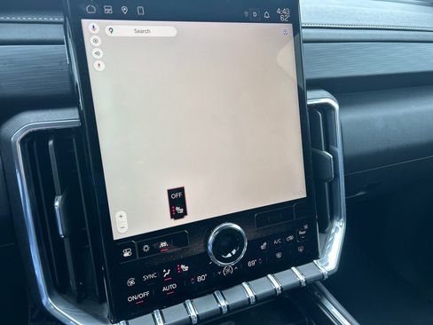 Used 2025 GMC Acadia Elevation image 17