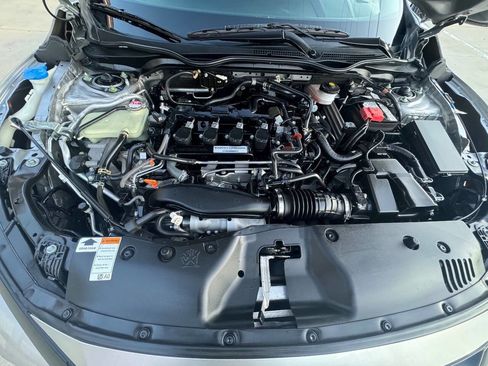 Used 2018 Honda Civic Sport image 11