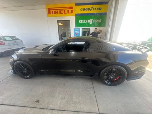 Used 2021 Ford Mustang GT Premium w/ GT Performance Package RWD image 10