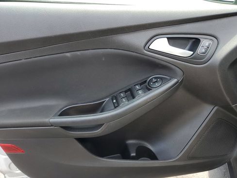 Used 2016 Ford Focus SE FWD image 21