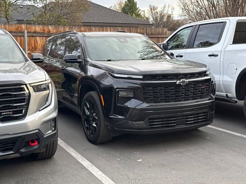 Certified 2025 Chevrolet Traverse RS w/ LPO, Floor Liner Package image 2