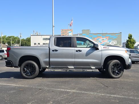 Used 2025 Chevrolet Silverado 1500 LT Trail Boss w/ Convenience Package II AWD/4WD image 29