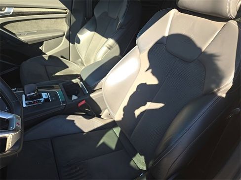 Used 2020 Audi SQ5 Premium Plus w/ Premium Plus Package image 12