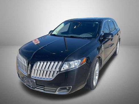 Used 2019 Lincoln MKT AWD image 1