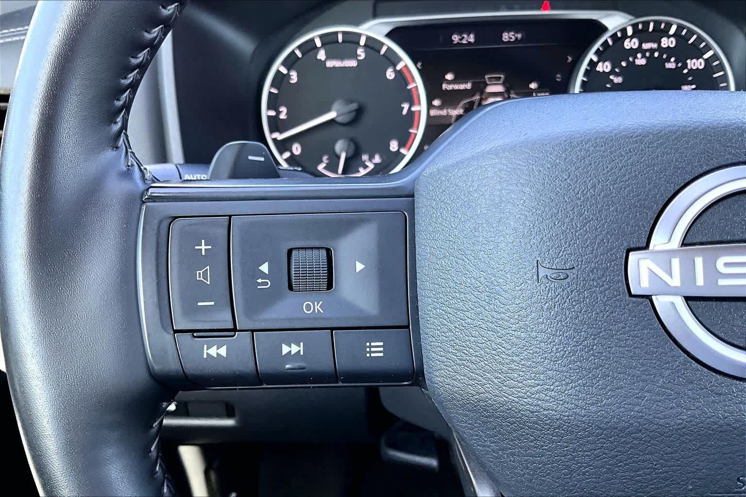 Used 2025 Nissan Rogue SV AWD/4WD image 24