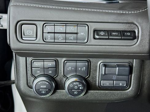 Certified 2024 GMC Yukon Denali Ultimate image 10