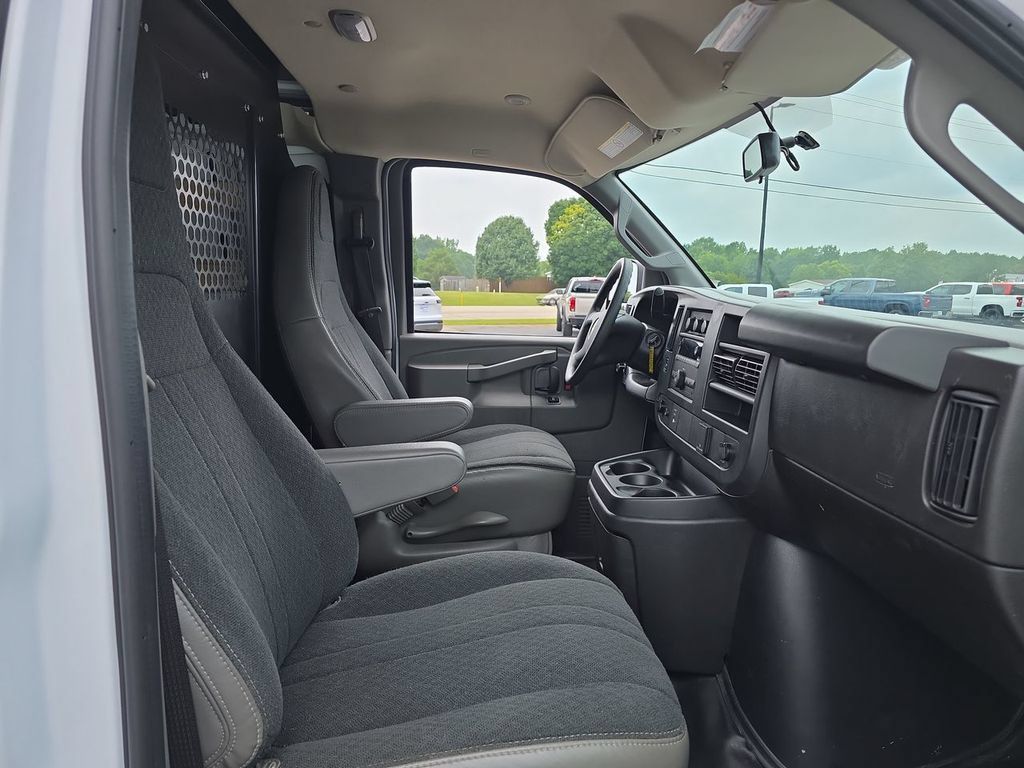 Certified 2025 Chevrolet Express 2500 w/ Driver Convenience Package RWD image 23