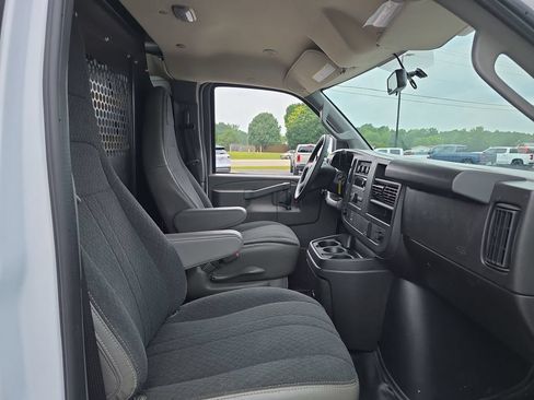 Certified 2025 Chevrolet Express 2500 w/ Driver Convenience Package RWD image 23