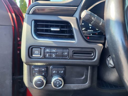 Used 2022 GMC Yukon XL AT4 image 28