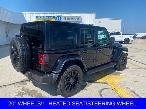 Used 2025 Jeep Wrangler Unlimited Sahara AWD/4WD image 3